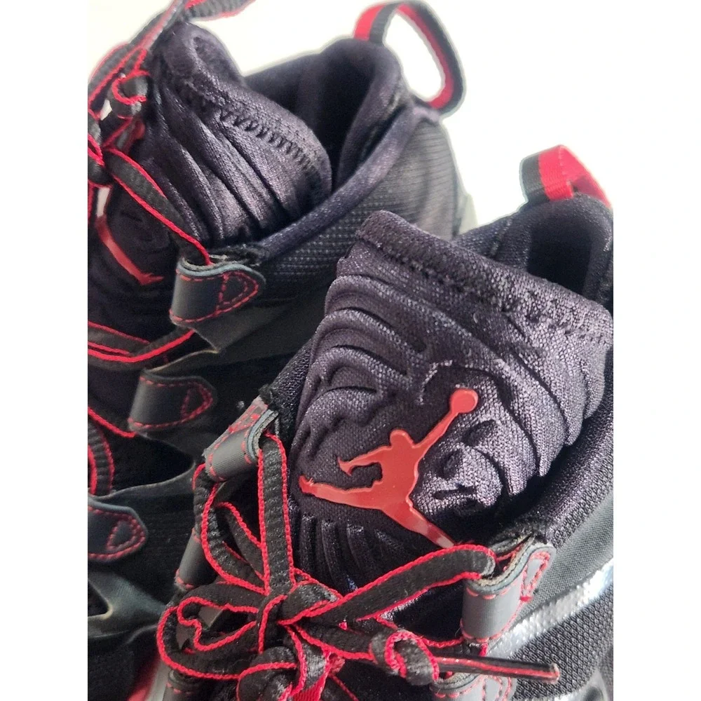 Air Jordan XX8 SE Bred 2013 Talla 12.5 US Black Red Sneakers 616345-001